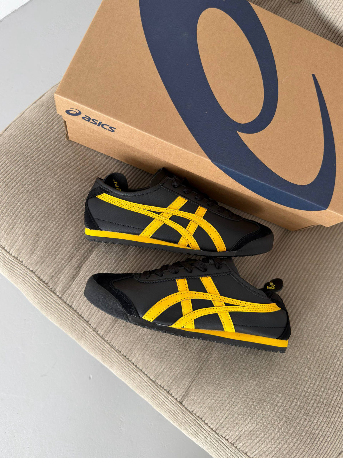 Asics Onitsuka Tiger Mexico 66 Black Yellow — фото 2
