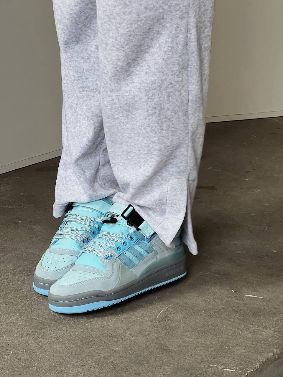 Adidas Forum low x Bad Bunny Light Blue — фото 2