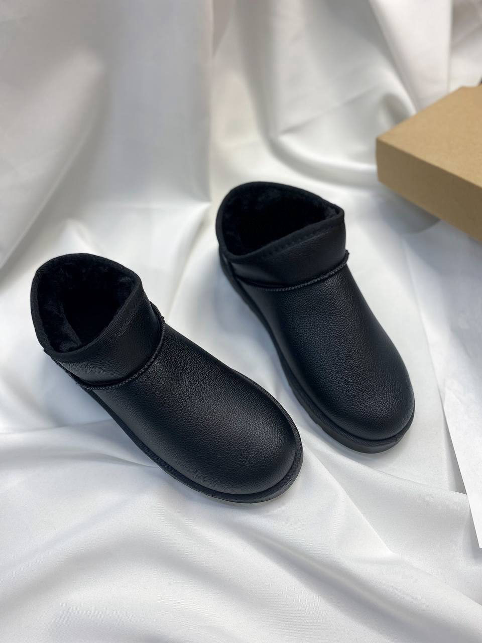 Ugg Black Ultra Mini No Logo Black — фото 2