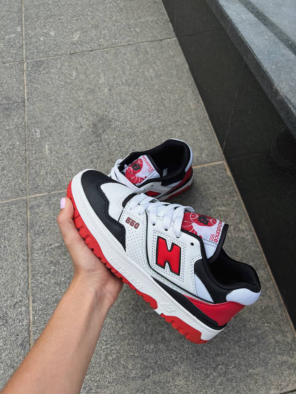 New Balance 550 White/Red/Black РОЗПРОДАЖ — фото 2