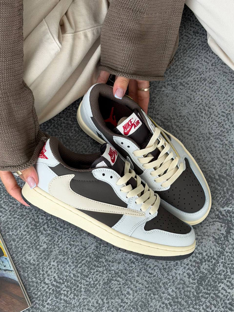 Air Jordan 1 Low OG SP x Travis Scott Reverse Mocha — фото 2