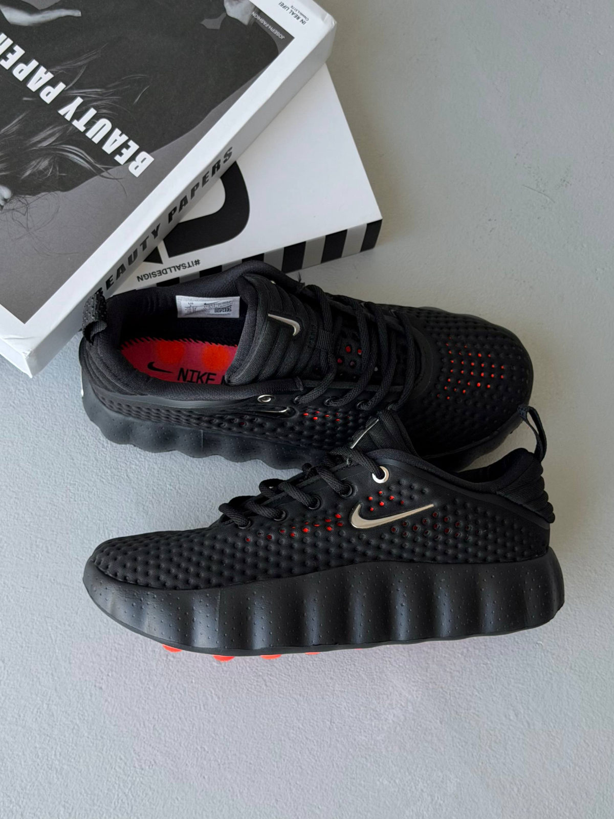 Nike Mind 002 Black Hyper Crimson — фото 2