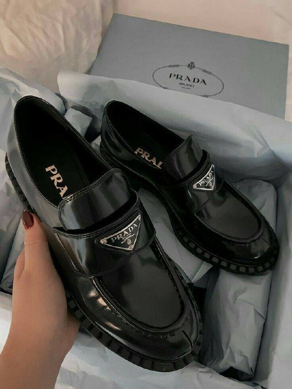 Prada Black Brushed Leather Loafers — фото 3