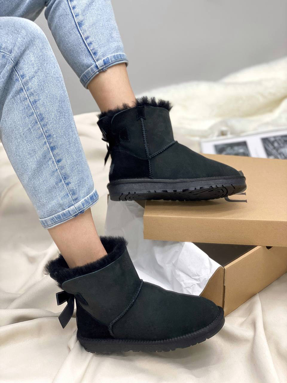 UGG Mini Bailey Bow II Boot Black (Распродажа) — фото 2