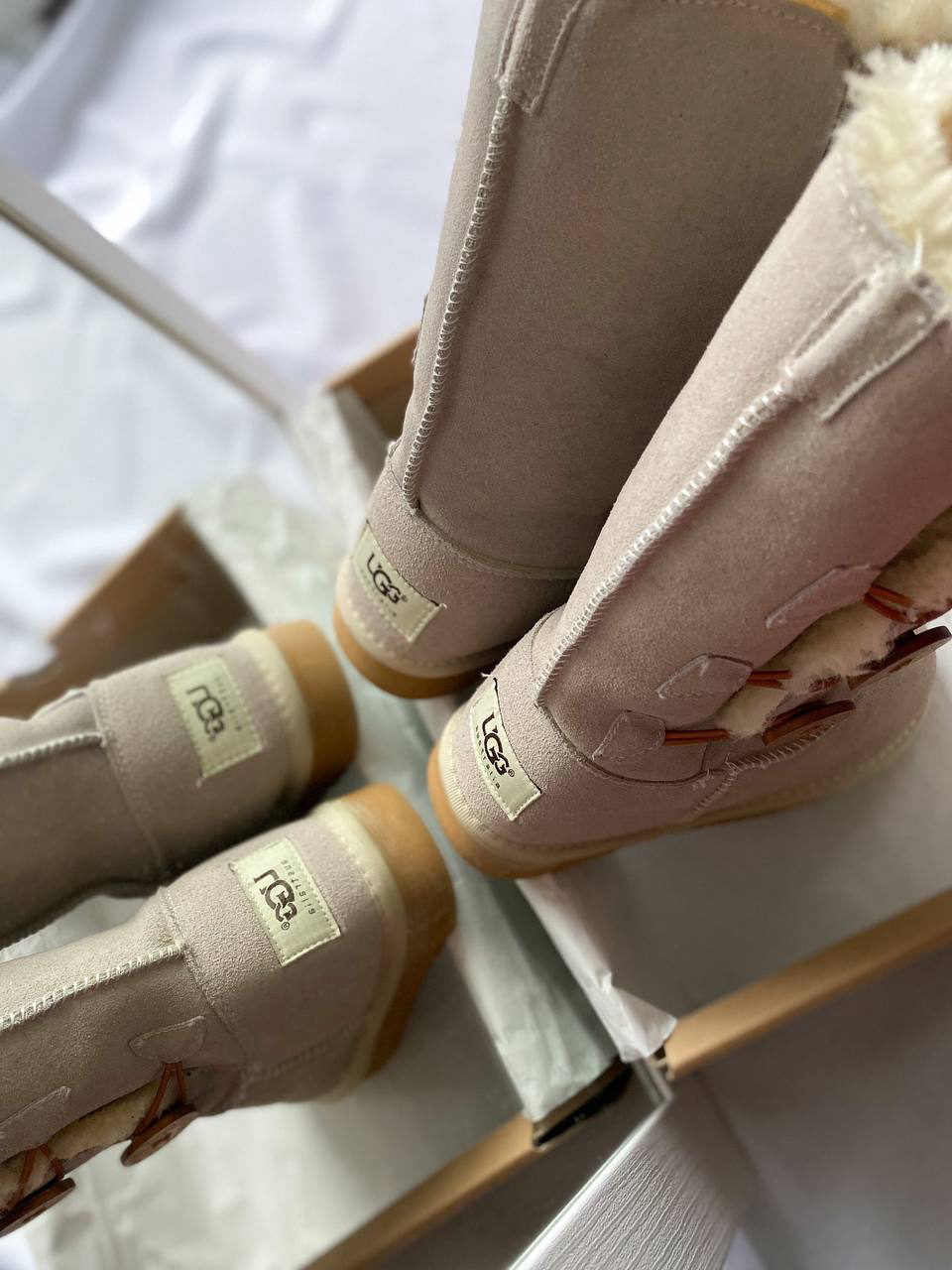 UGG Bailey Button Triplet II White (Распродажа) — фото 2