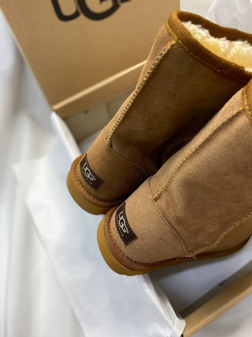 UGG Classic Short Light Brown (Распродажа) — фото 2