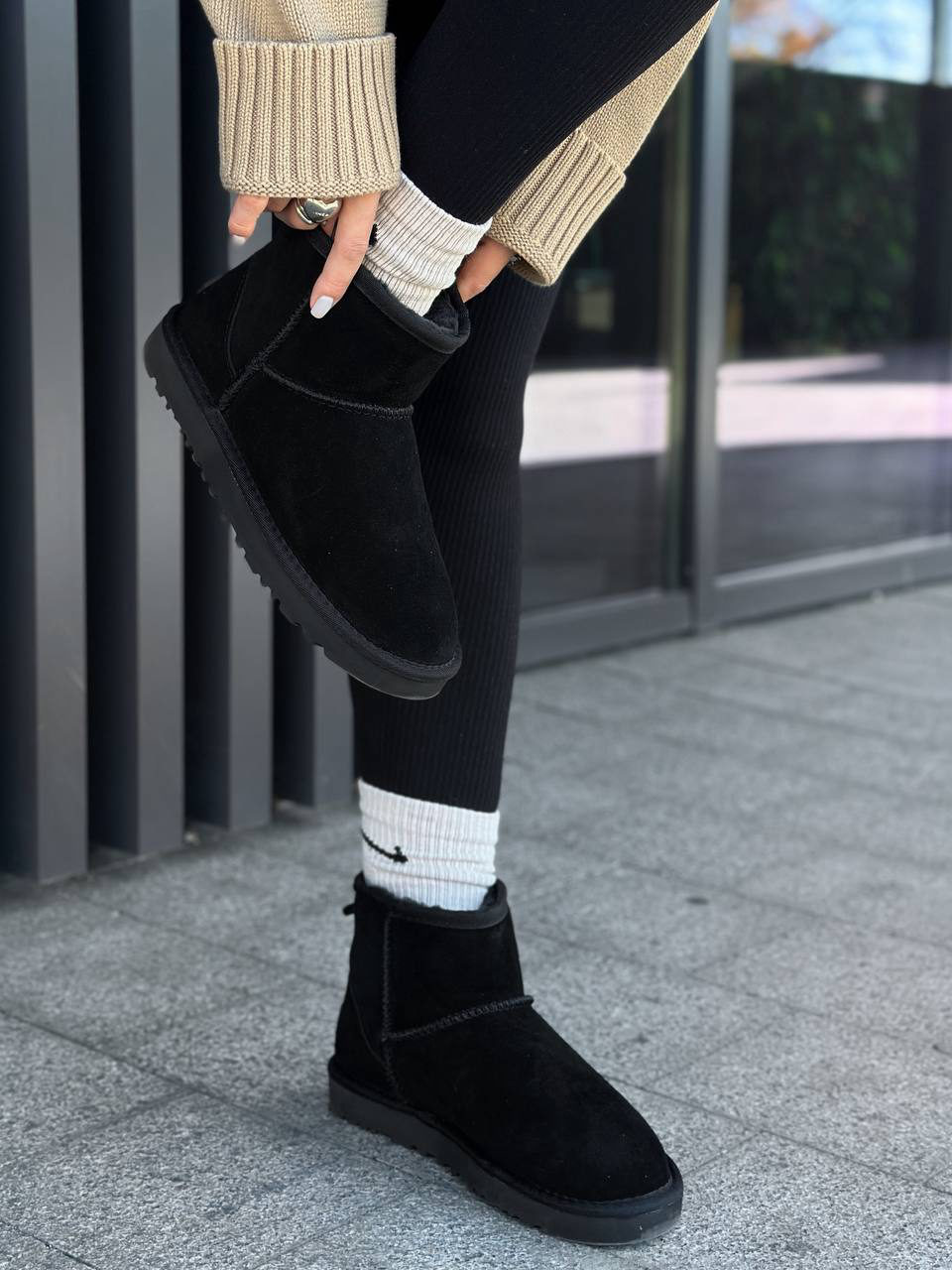 Ugg Mini Black Suede РОЗПРОДАЖ — фото 2