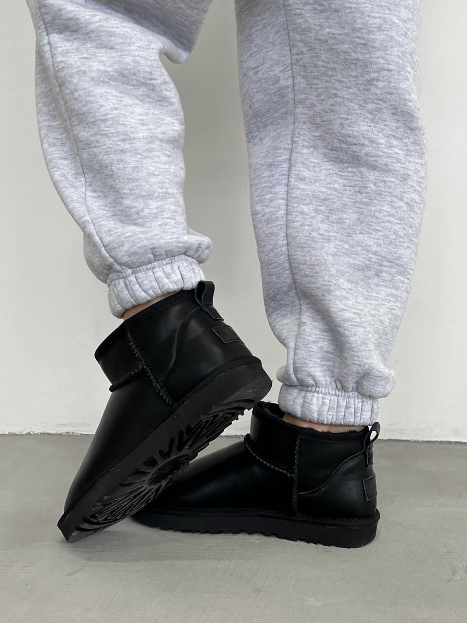 Ugg Ultra Mini Black Leather РОЗПРОДАЖ — фото 2