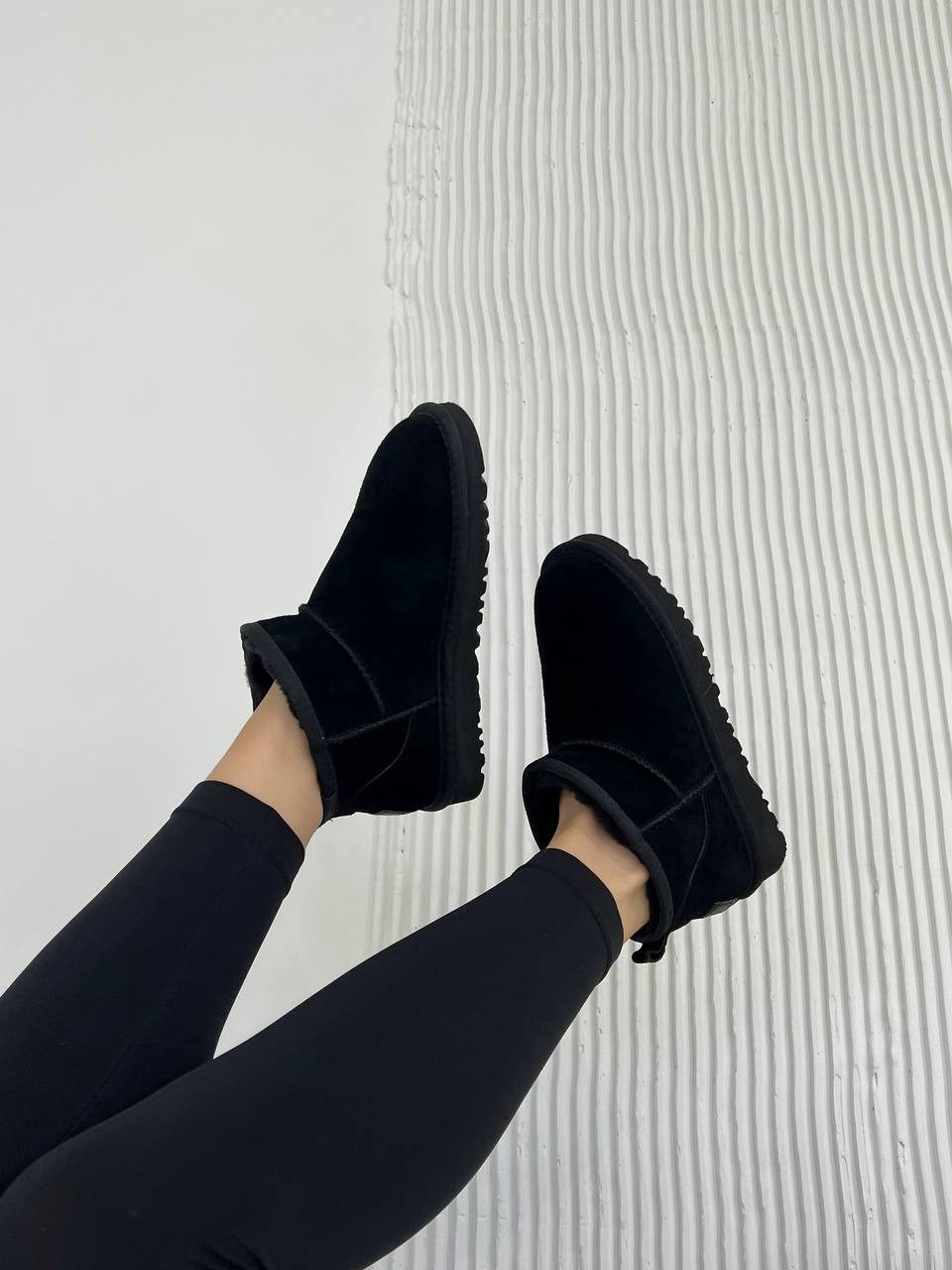 Ugg Ultra mini Suede Lux — фото 3