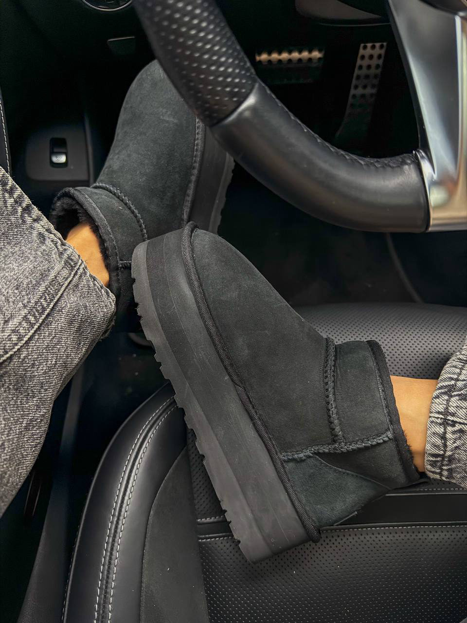 Ugg Classic Ultra Mini Platform XL Black — фото 4