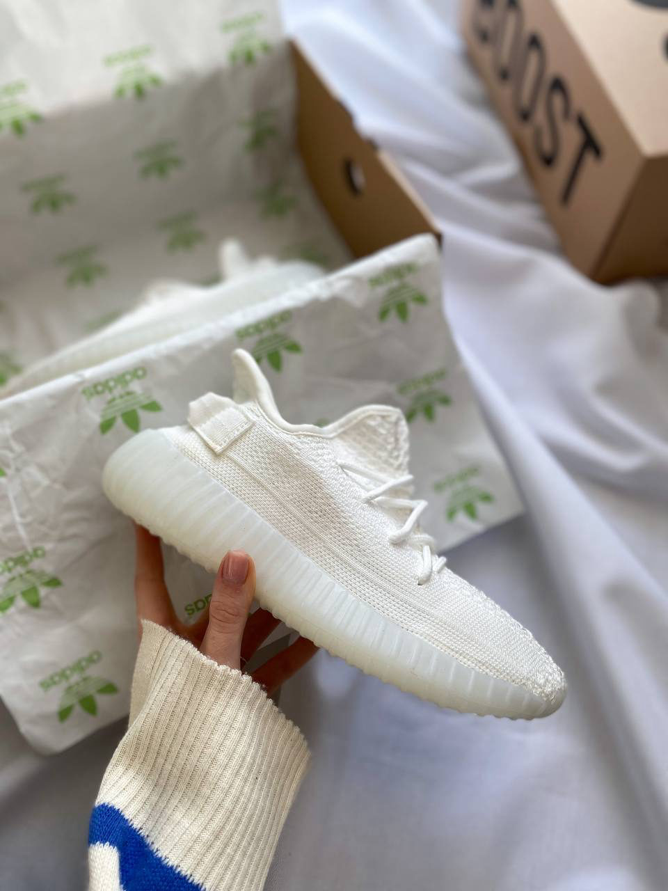 Yeezy 350 Cream White — фото 2