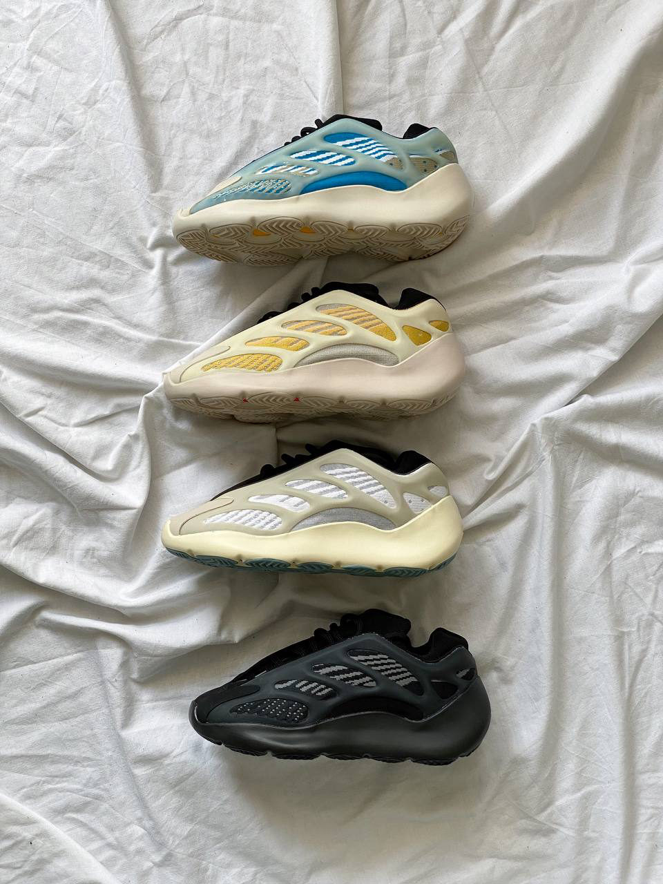 Yeezy 700 V3 Arzareth — фото 4