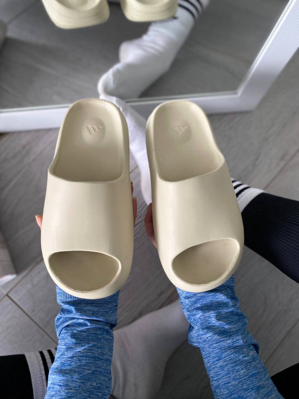 Yeezy Slide Bone Розпродаж — фото 2