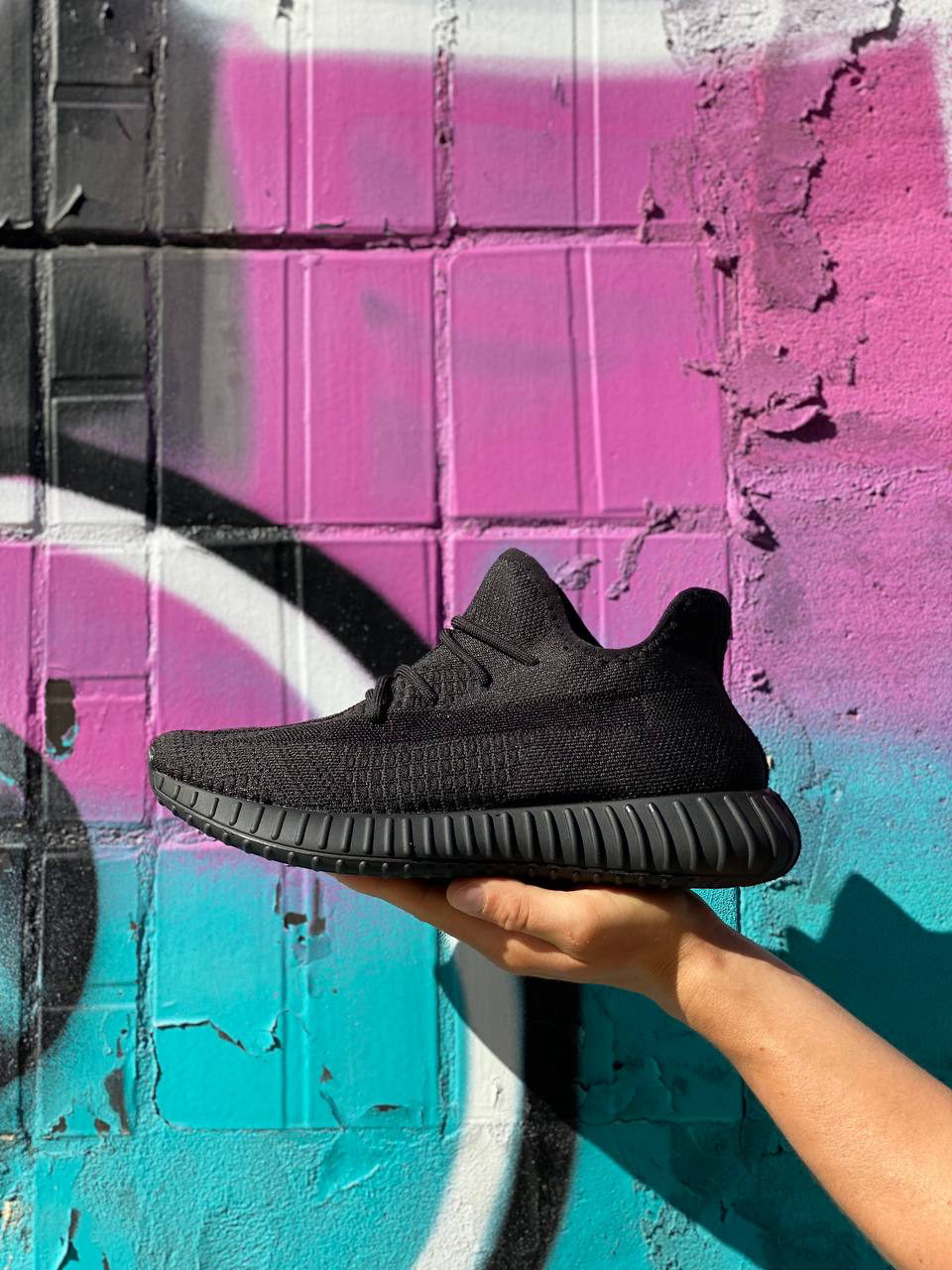 Yeezy 350 Full Black — фото 2