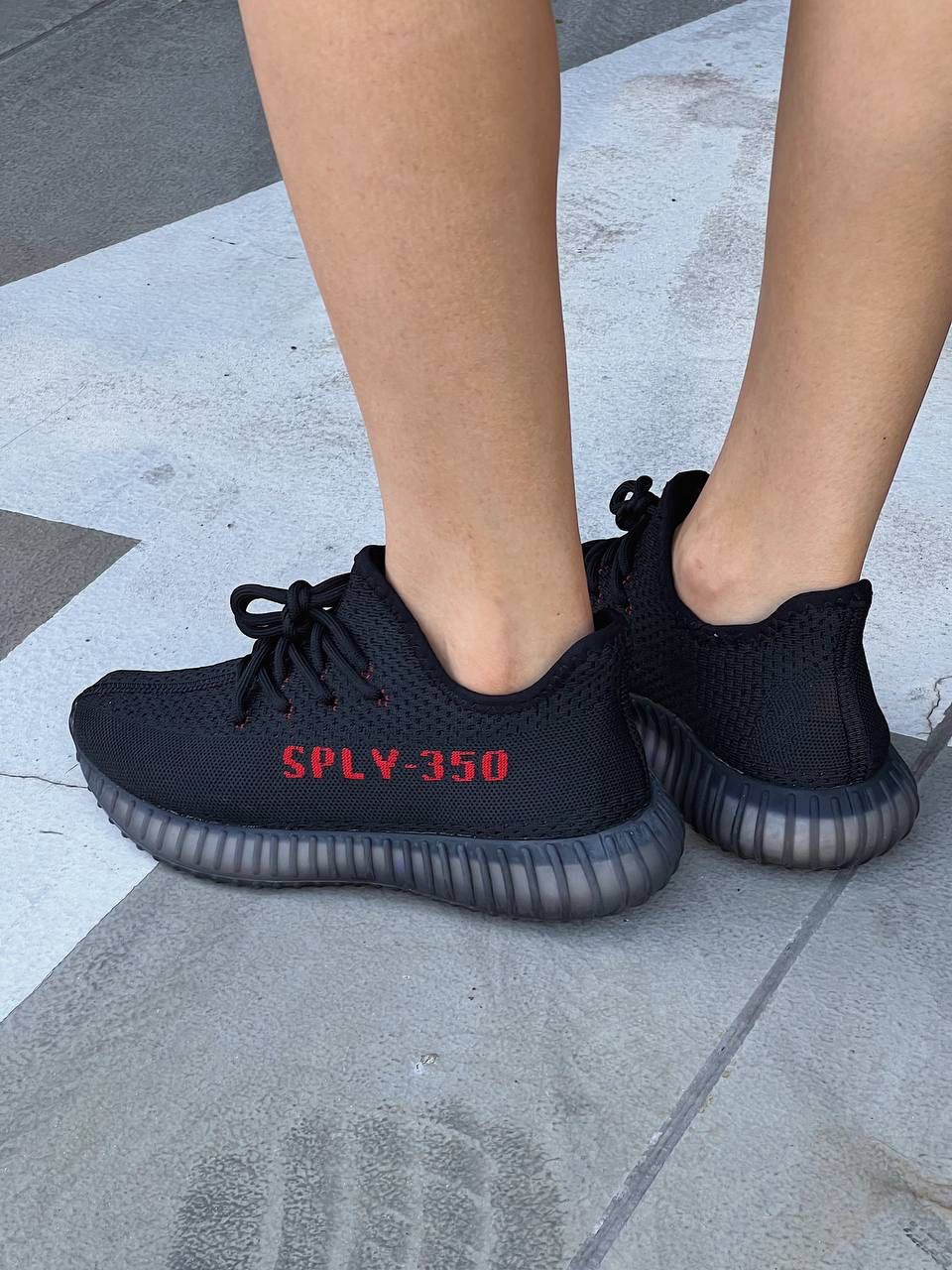 Yeezy Boost 350 V2 Black/Red — фото 2