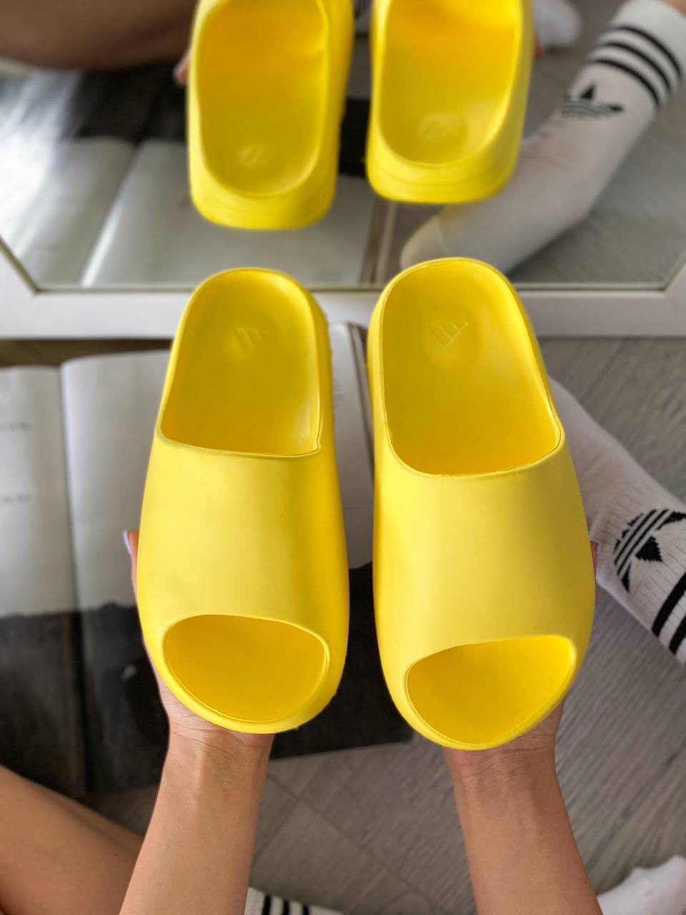 Yeezy Slide Yellow — фото 2
