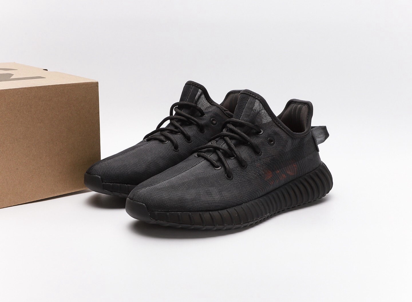 Yeezy 350 v2 Mono Cinder — фото 4