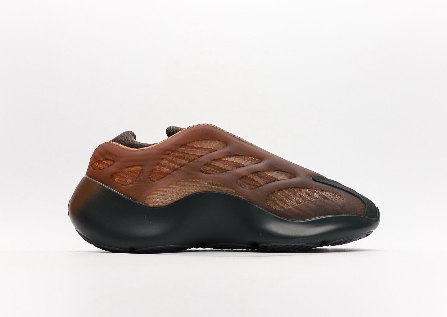 Yeezy 700 Fade — фото 2