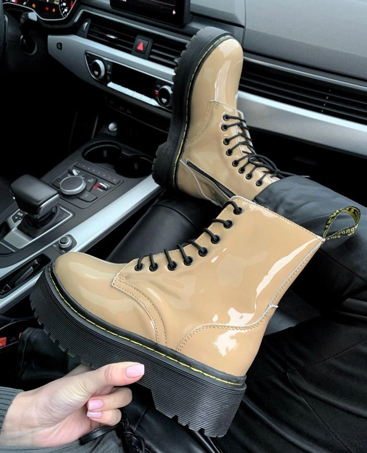 Dr. Martens Jadon FUR Beige Petent