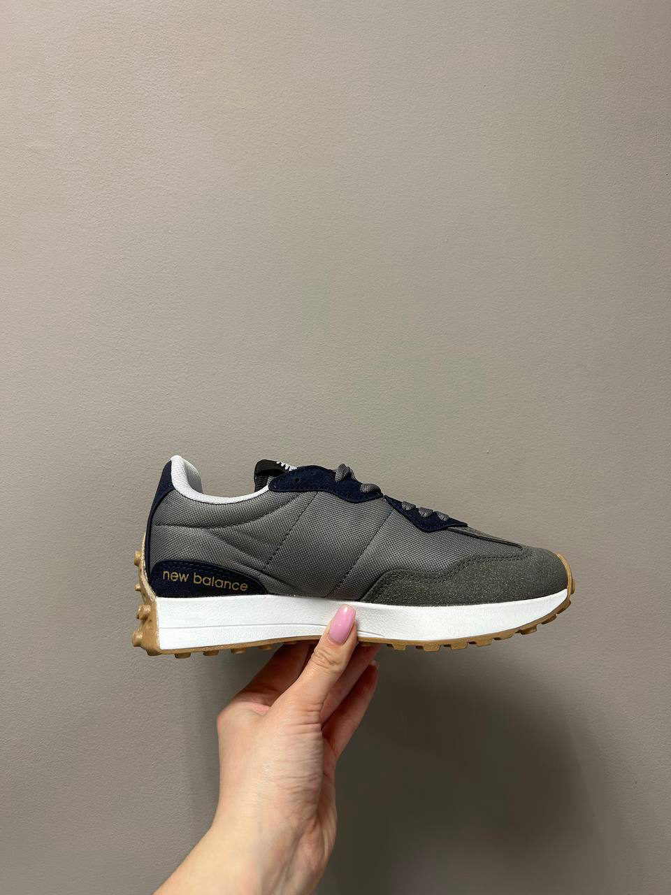 New Balance 327 Grafit Beige — фото 2