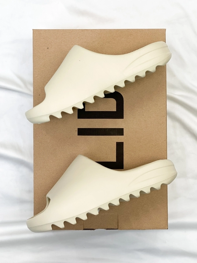 Yeezy Slide Bone (Распродажа)